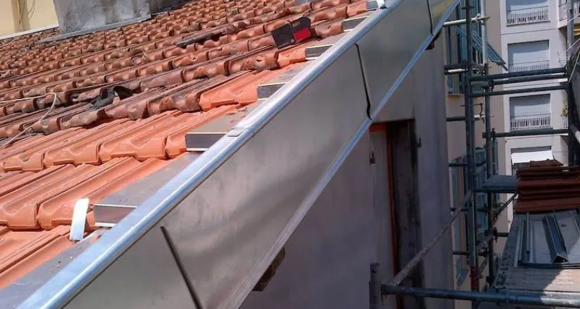 Zinguerie et pose de gouttieres.webp